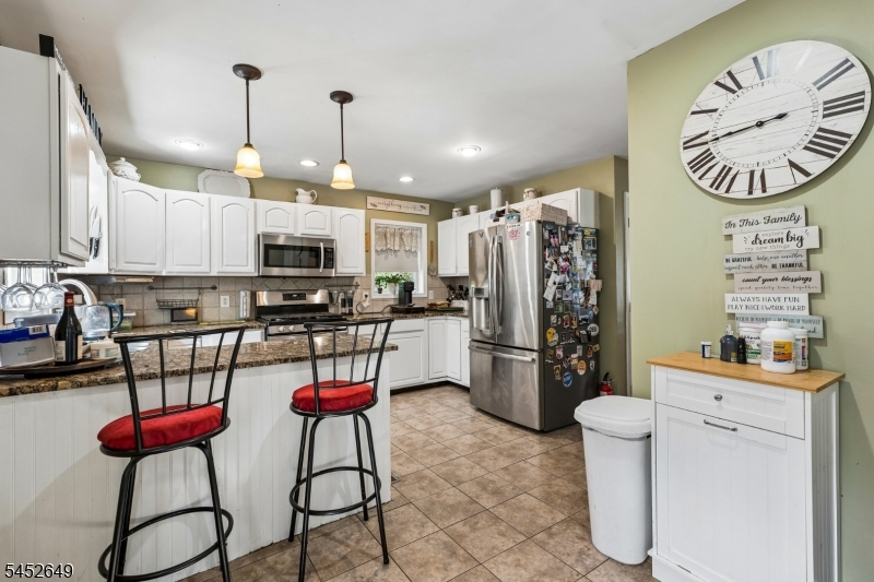 2 Elizabeth Pl Property Photo 6