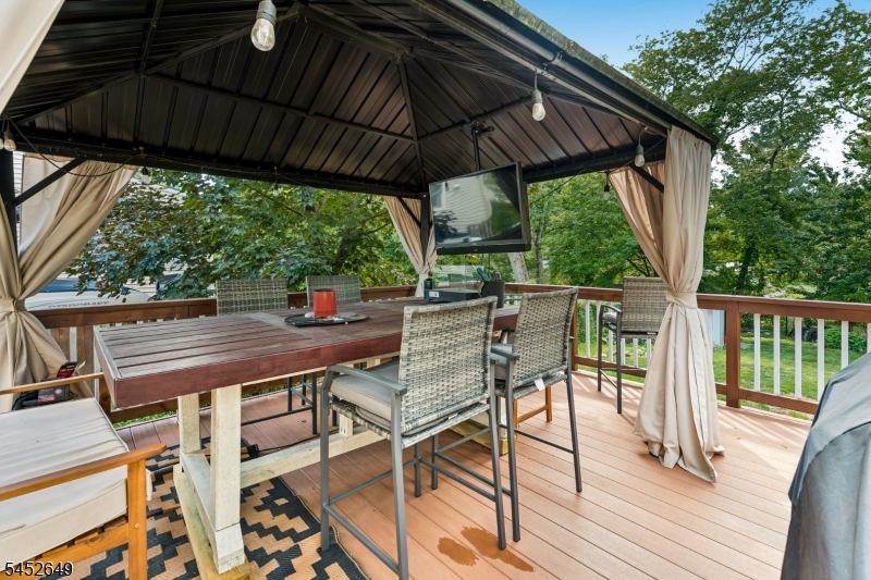 2 Elizabeth Pl Property Photo 16