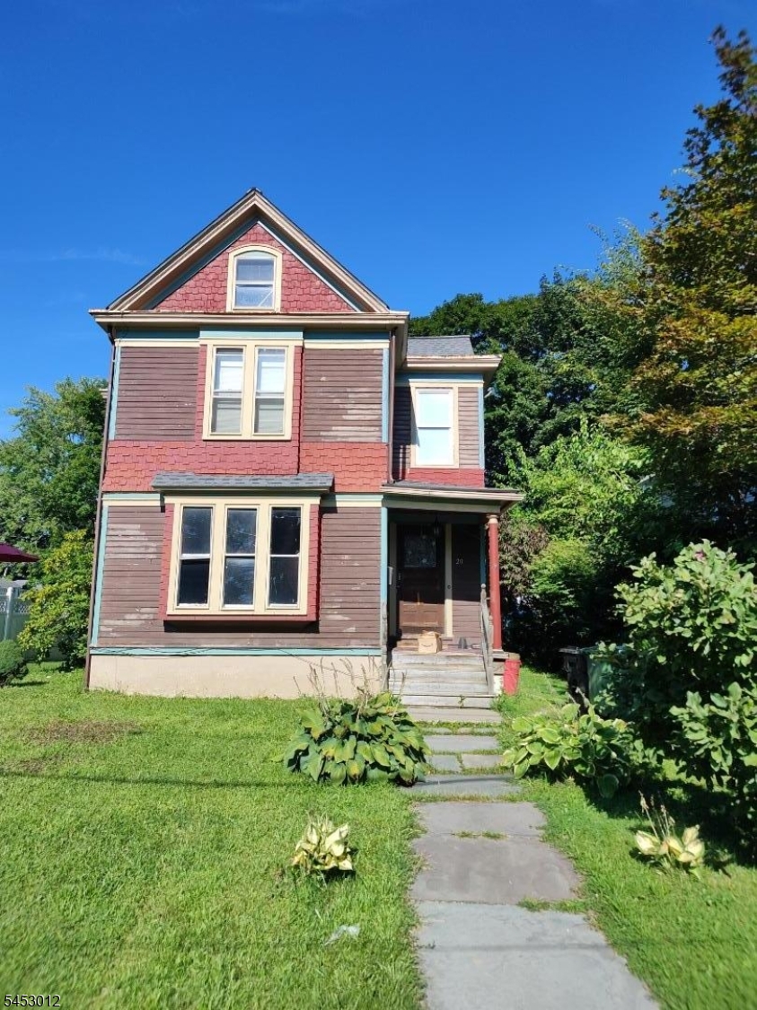 20 Grand Ave Property Photo 1