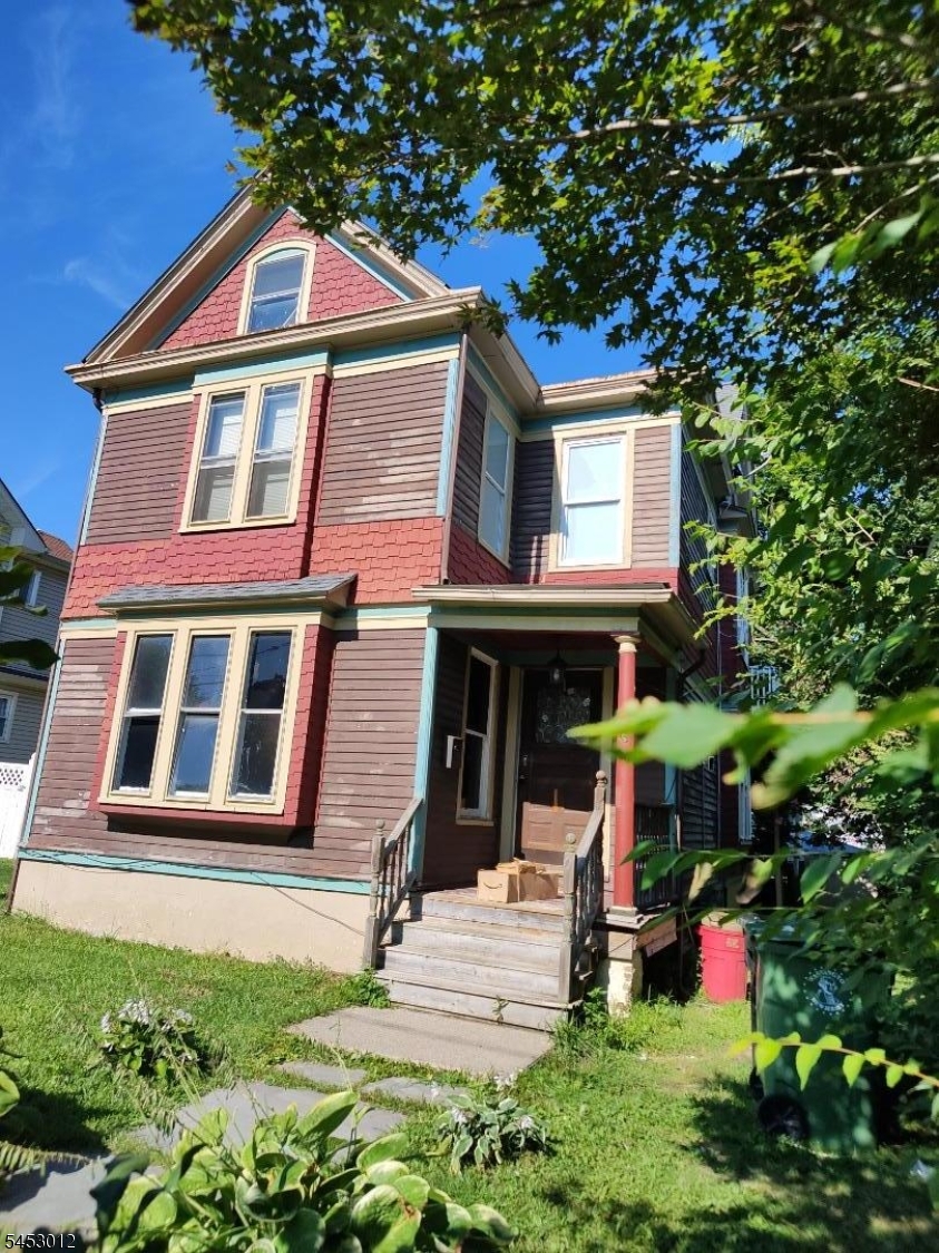 20 Grand Ave Property Photo 2
