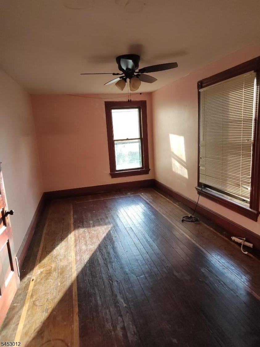 20 Grand Ave Property Photo 13