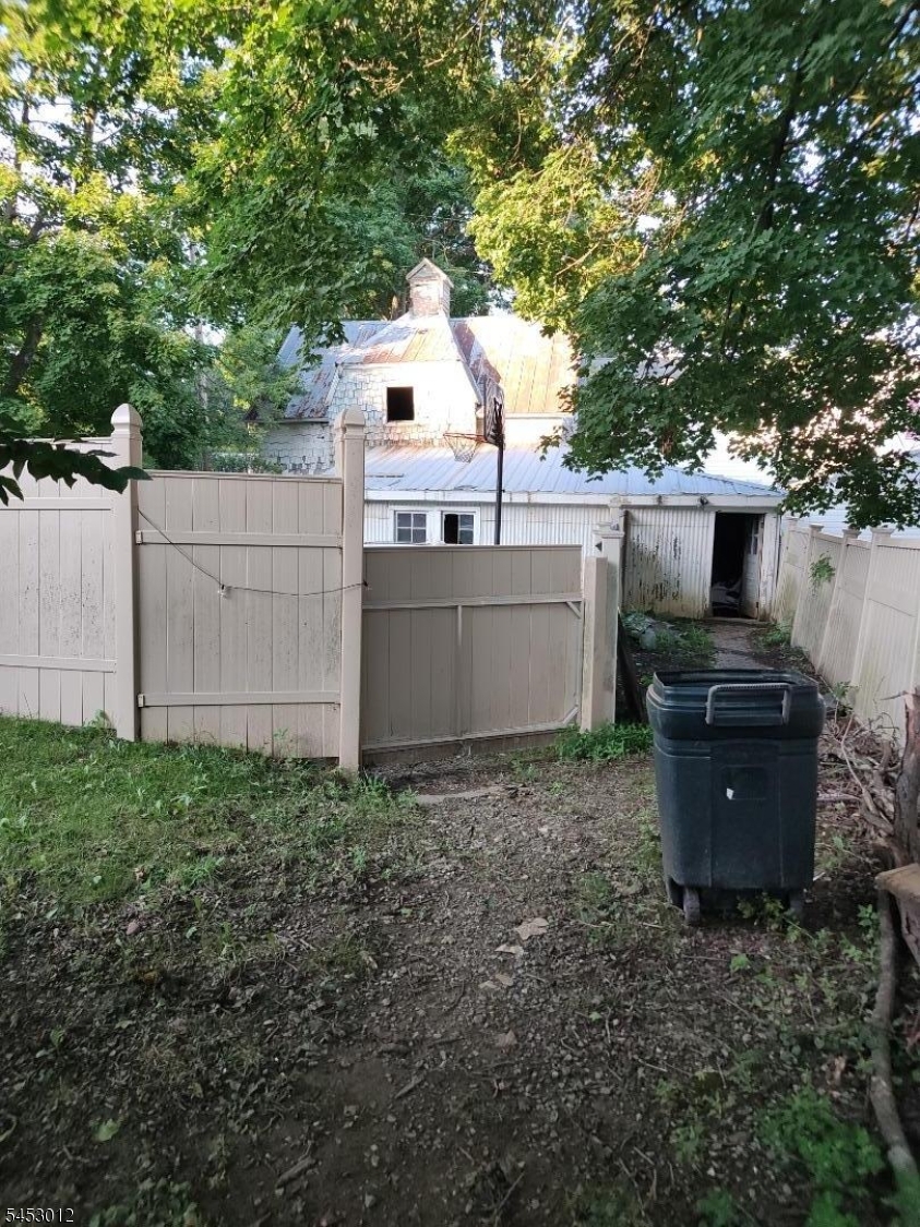 20 Grand Ave Property Photo 32