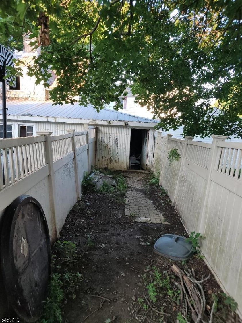 20 Grand Ave Property Photo 33