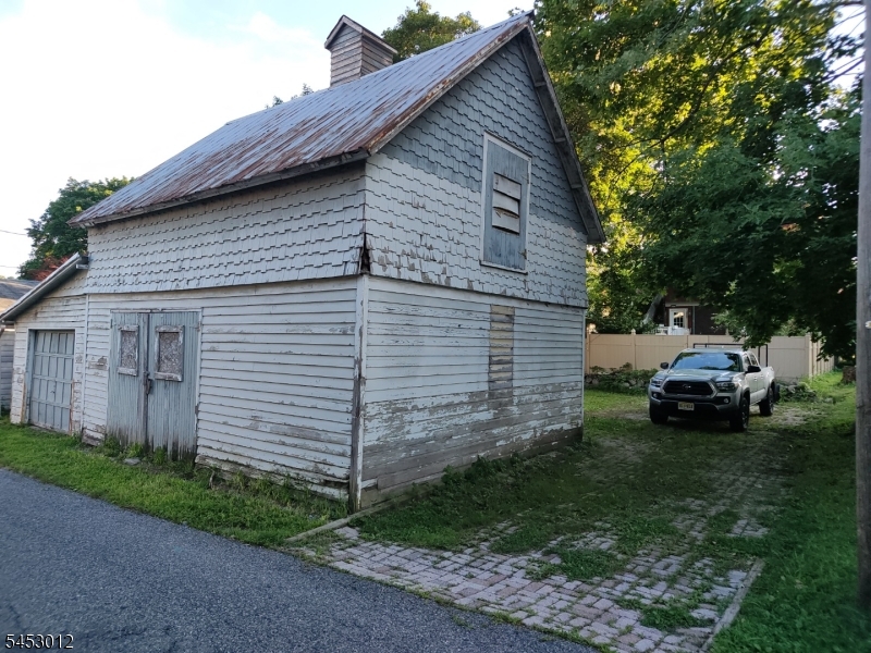 20 Grand Ave Property Photo 36