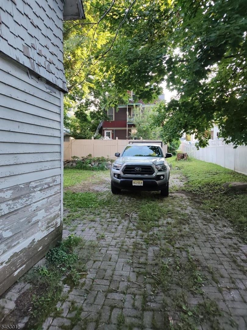 20 Grand Ave Property Photo 42