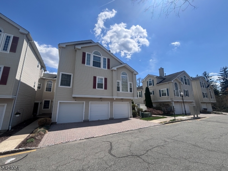 66 Witherspoon Ct Property Photo 1
