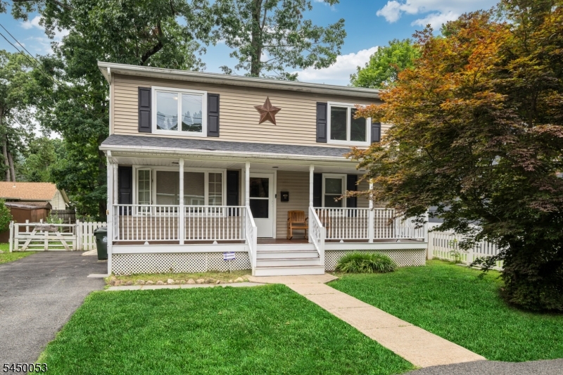 23 1st St Property Photo 1