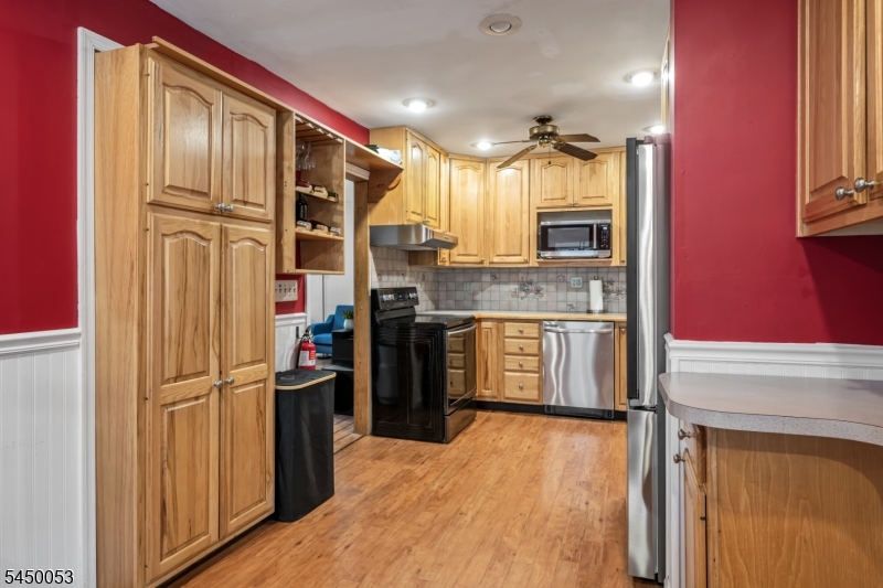 23 1st St Property Photo 11