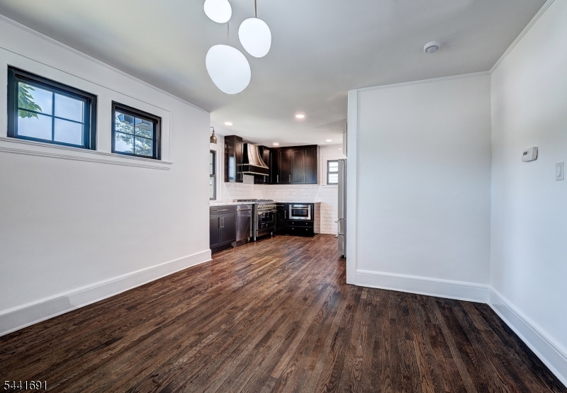 35 Sheridan Ave Property Photo 5