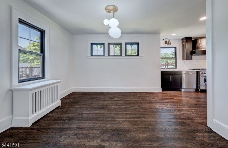 35 Sheridan Ave Property Photo 6