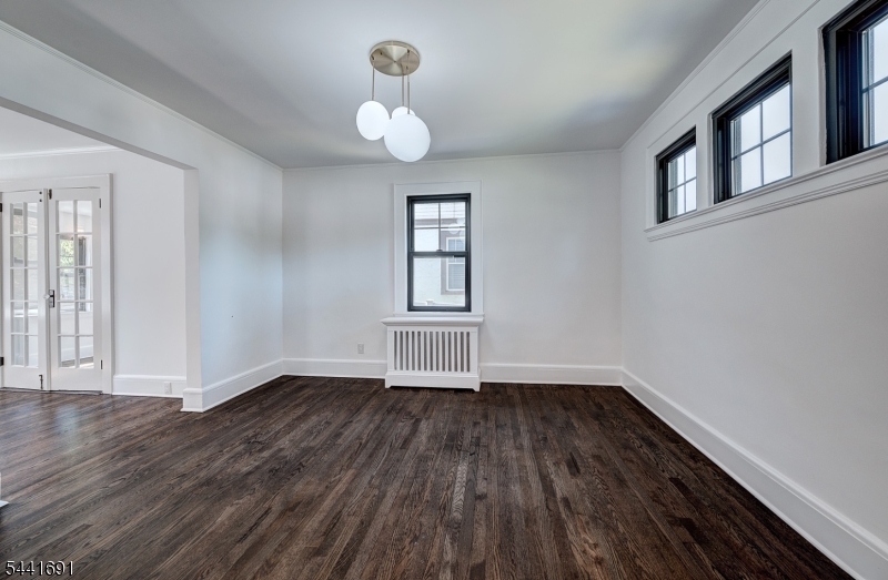 35 Sheridan Ave Property Photo 7