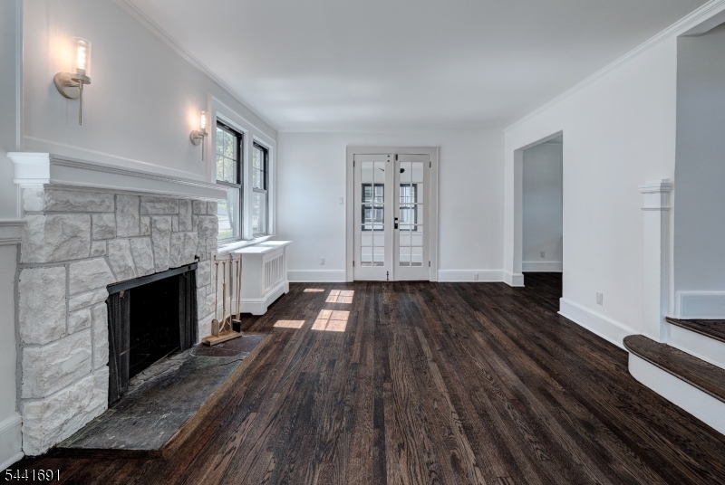 35 Sheridan Ave Property Photo 12