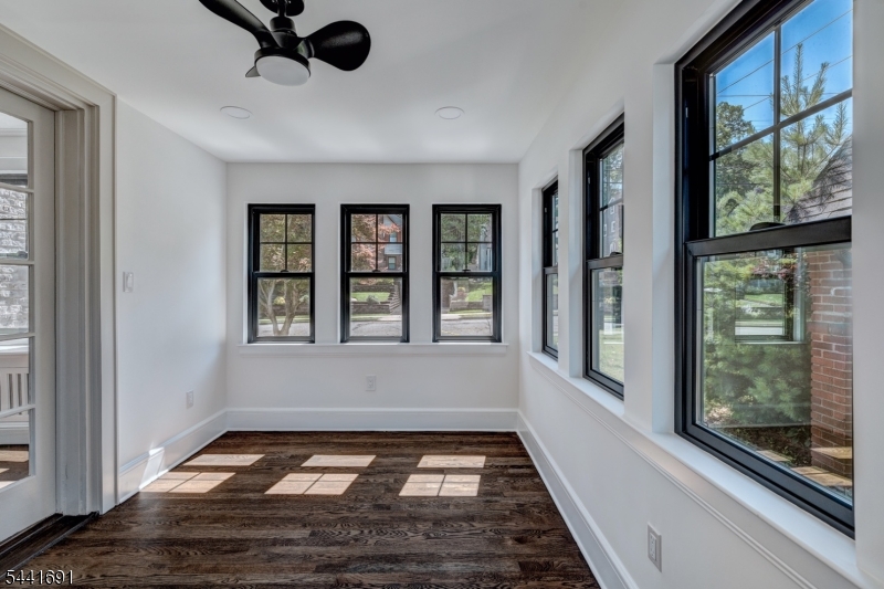 35 Sheridan Ave Property Photo 13