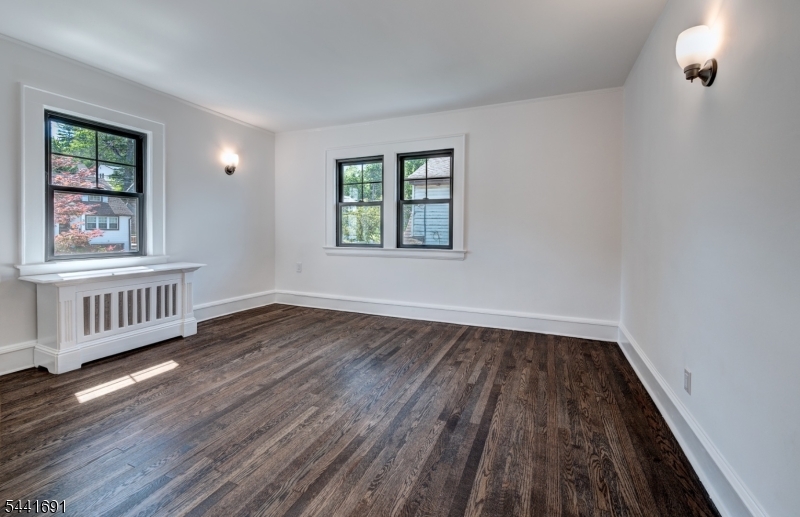 35 Sheridan Ave Property Photo 15
