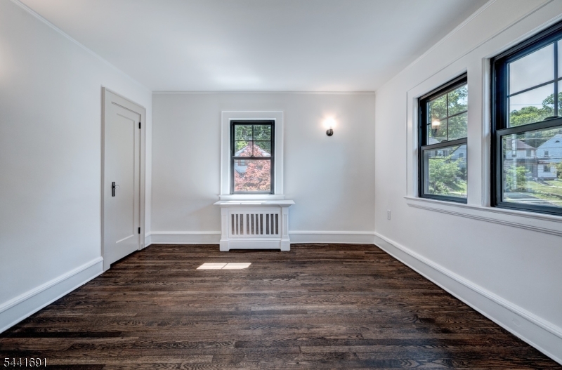 35 Sheridan Ave Property Photo 16