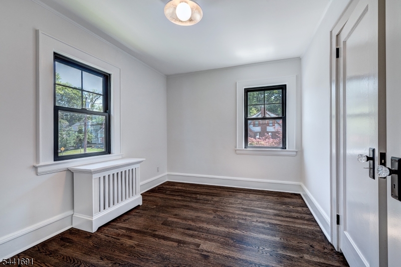 35 Sheridan Ave Property Photo 17