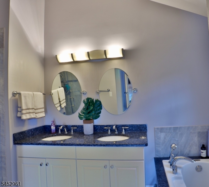 1006 Timberbrooke Drive Property Photo 13