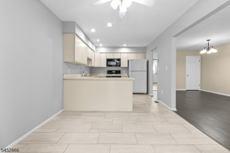6 Elm Ter Property Photo 8