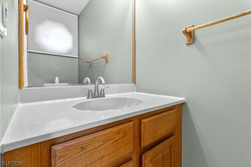 6 Elm Ter Property Photo 9