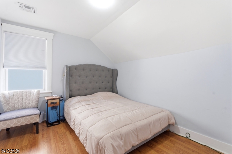 140 Grove Ave Property Photo 16