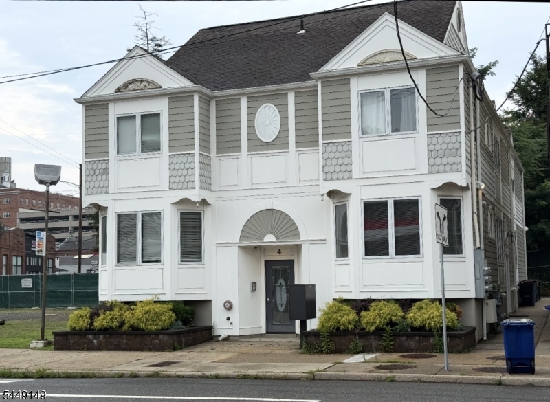 4 Macculloch Ave Property Photo 1
