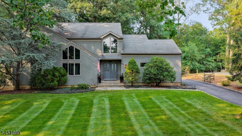 8 Cayuga Way Property Photo 2