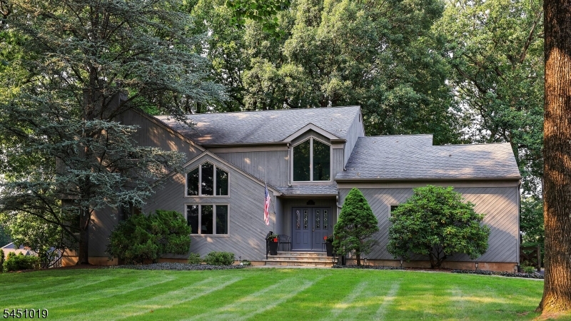 8 Cayuga Way Property Photo 3