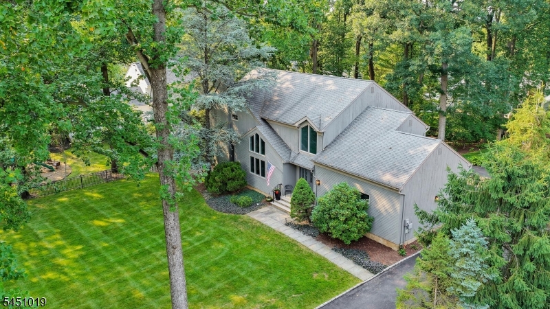 8 Cayuga Way Property Photo 7