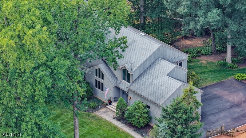8 Cayuga Way Property Photo 9