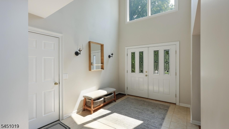 8 Cayuga Way Property Photo 11