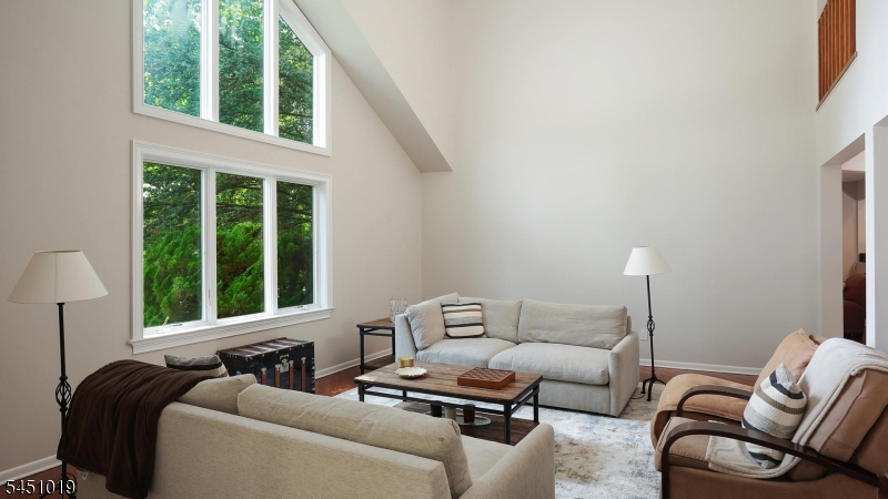 8 Cayuga Way Property Photo 12