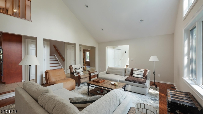 8 Cayuga Way Property Photo 13