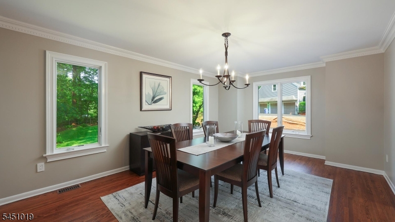 8 Cayuga Way Property Photo 16