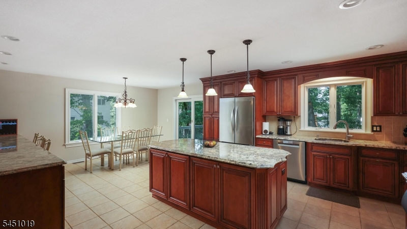 8 Cayuga Way Property Photo 17