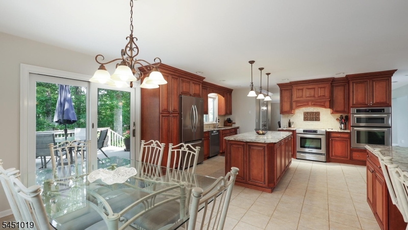 8 Cayuga Way Property Photo 18