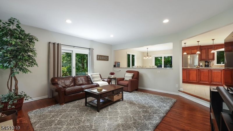 8 Cayuga Way Property Photo 25