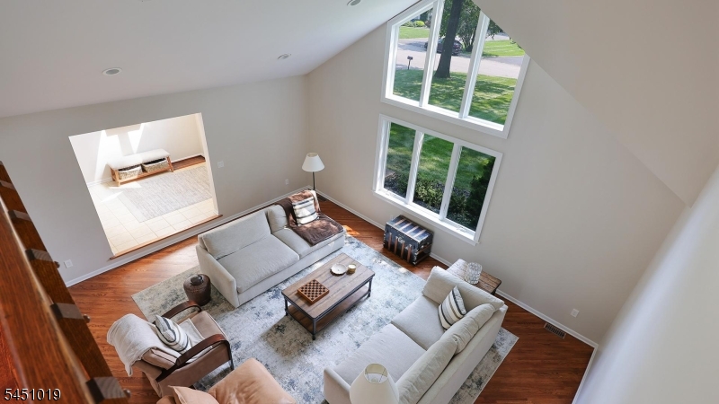 8 Cayuga Way Property Photo 27