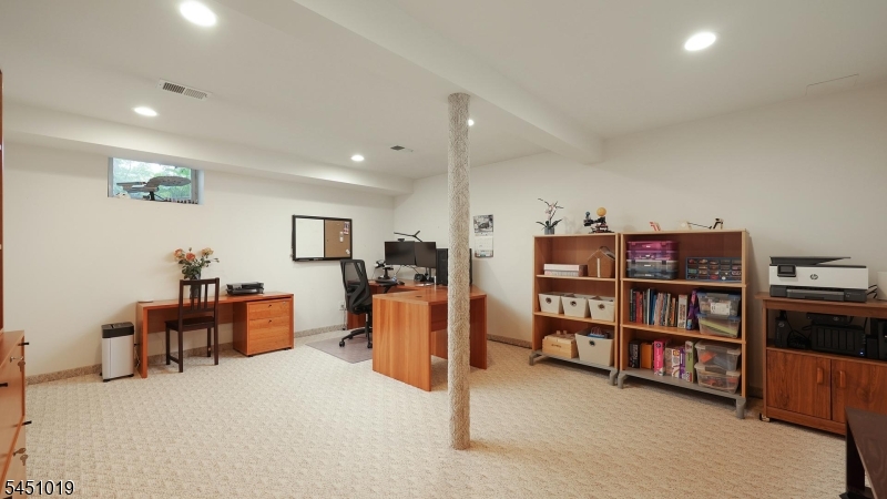 8 Cayuga Way Property Photo 36