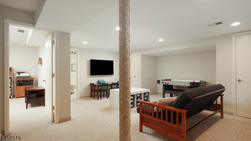 8 Cayuga Way Property Photo 37