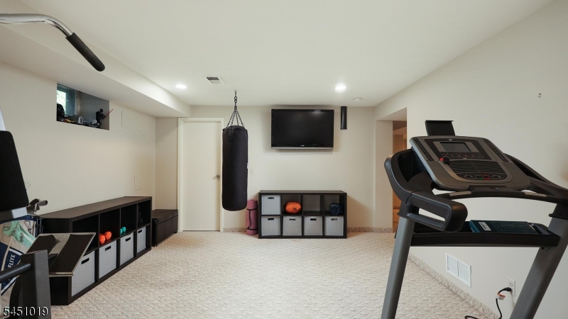 8 Cayuga Way Property Photo 39