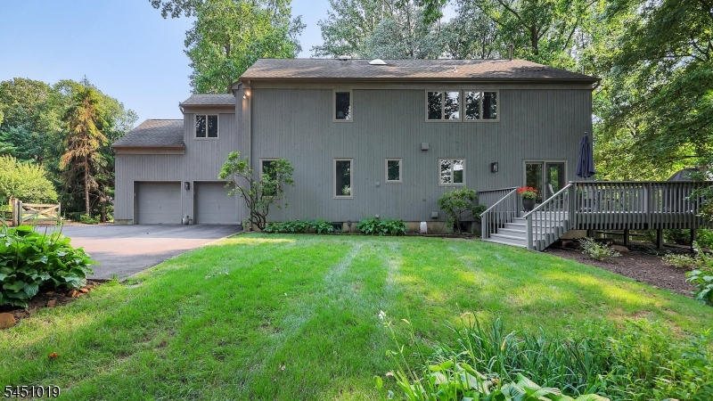 8 Cayuga Way Property Photo 43