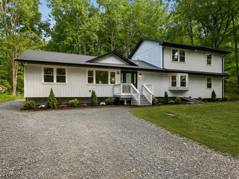 7 Winding Way Property Photo 1