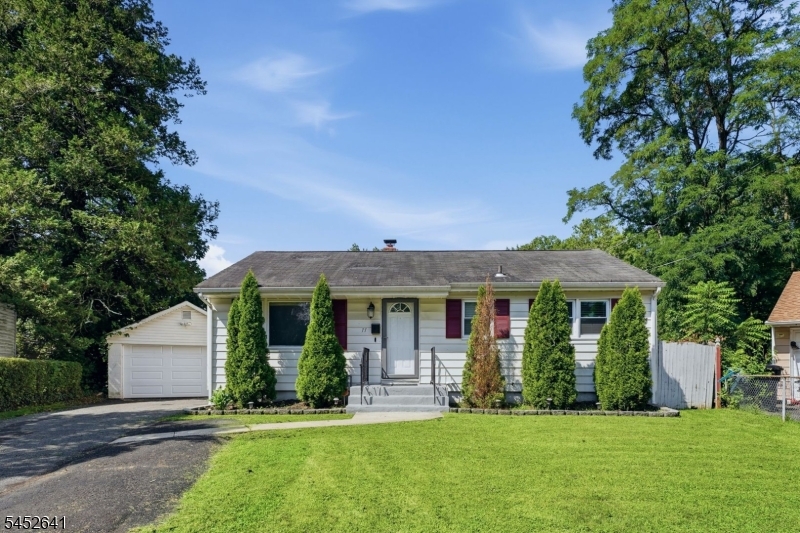 77 Deborah Ct Property Photo 1