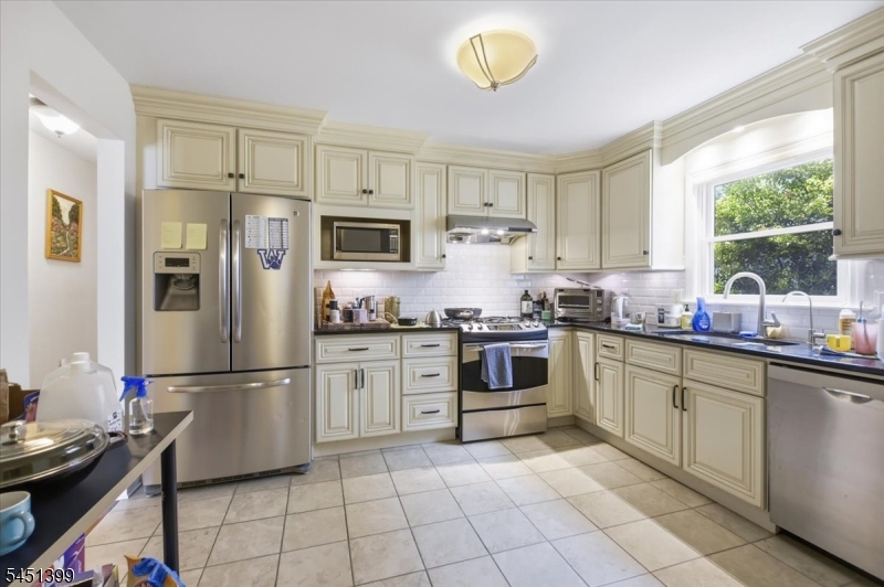 40 Ocean St 2 Property Photo 5