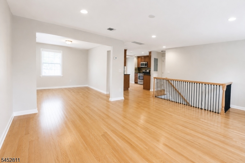 528 Cumberland St B Property Photo 8