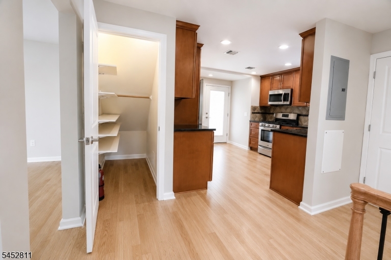 528 Cumberland St B Property Photo 10