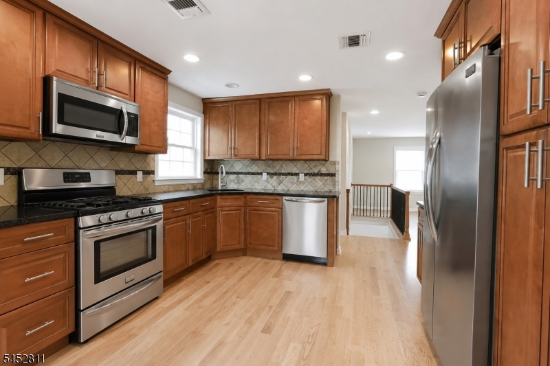 528 Cumberland St B Property Photo 15