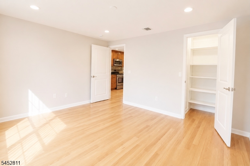 528 Cumberland St B Property Photo 18