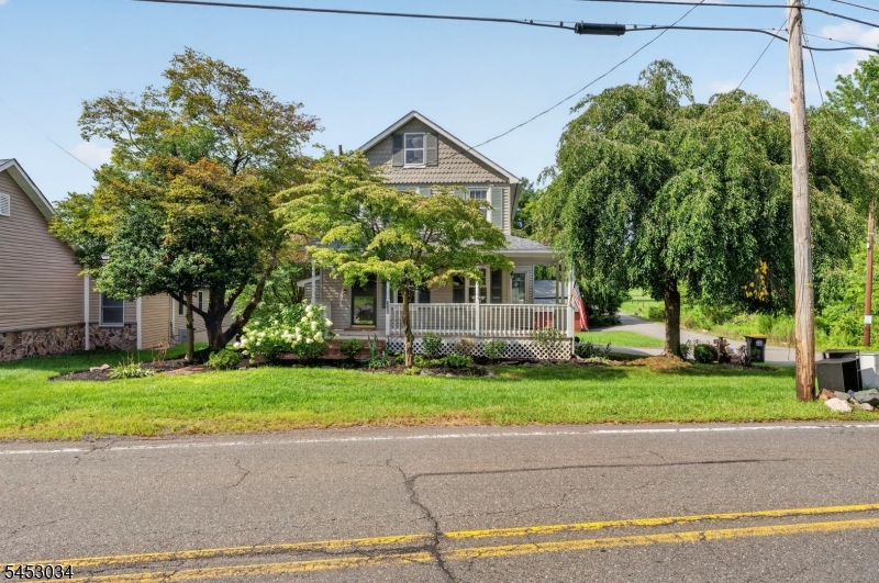 693 Amwell Rd Property Photo 2