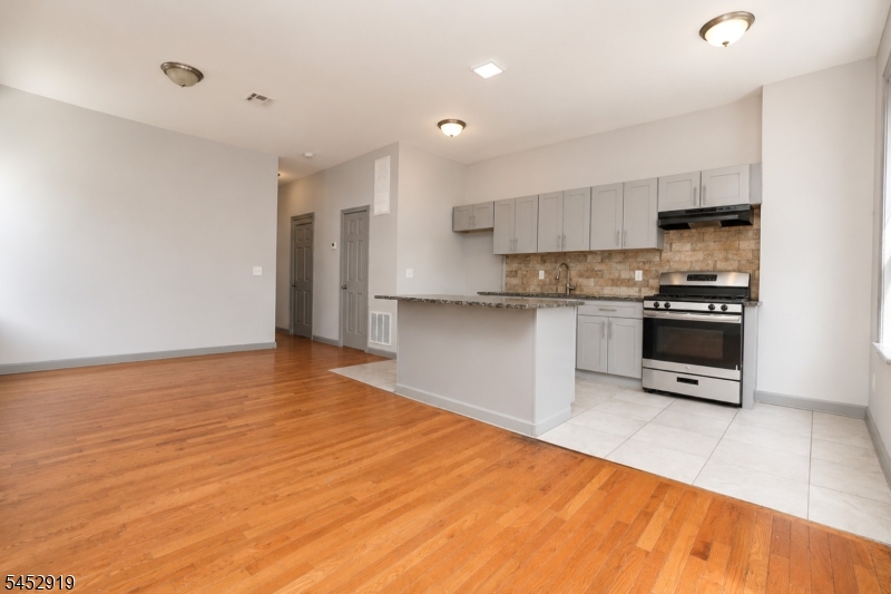 238 Fulton Ave Property Photo 2